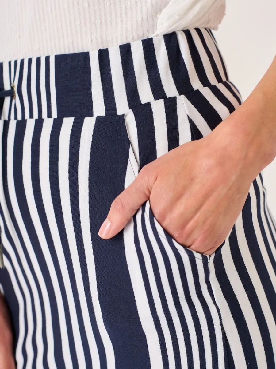 tarbet_maxi_navy_and_whit_1.webp Quba & Co Tarbet Maxi Navy and White Jersey Striped Skirt Fashion